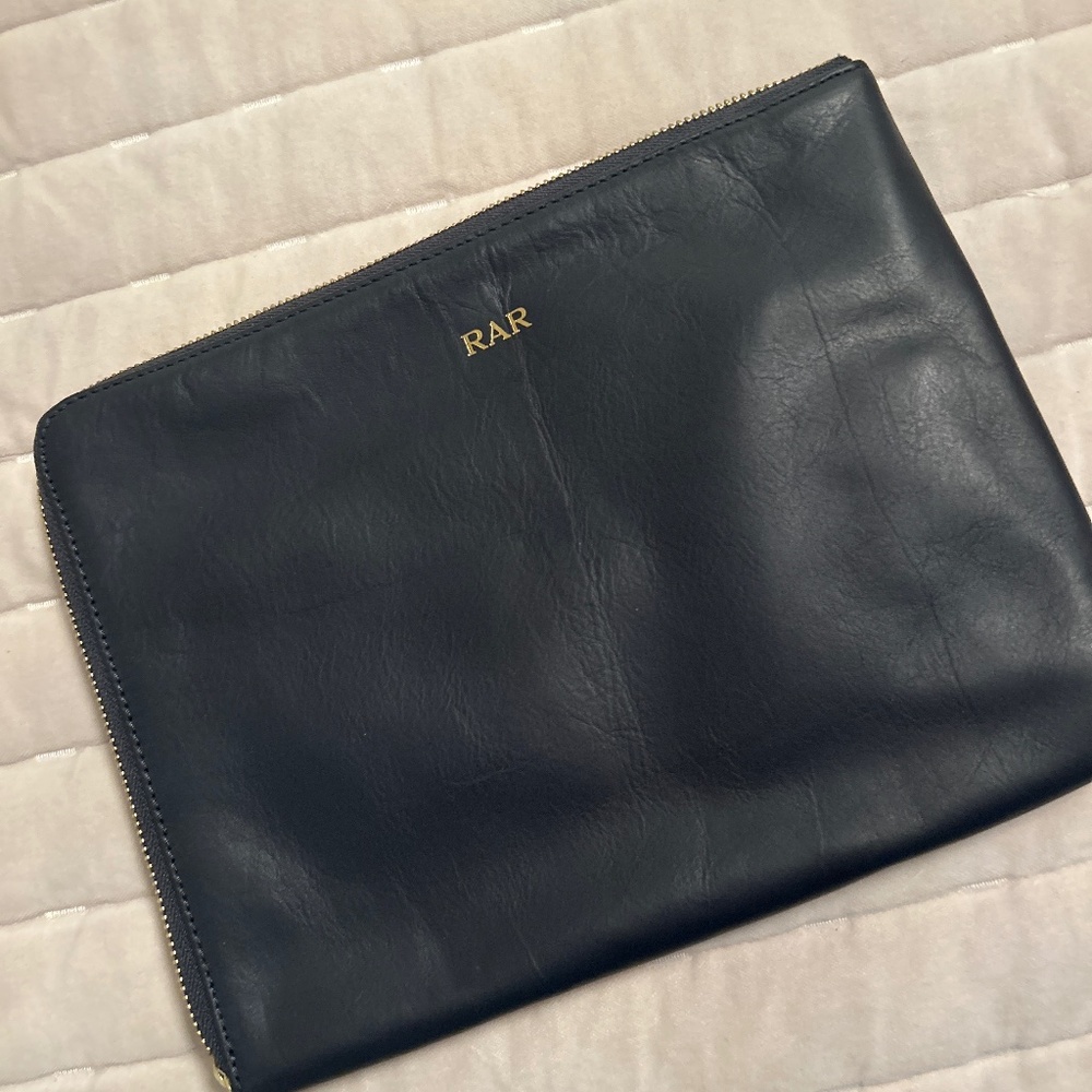 Mark & Graham tech case